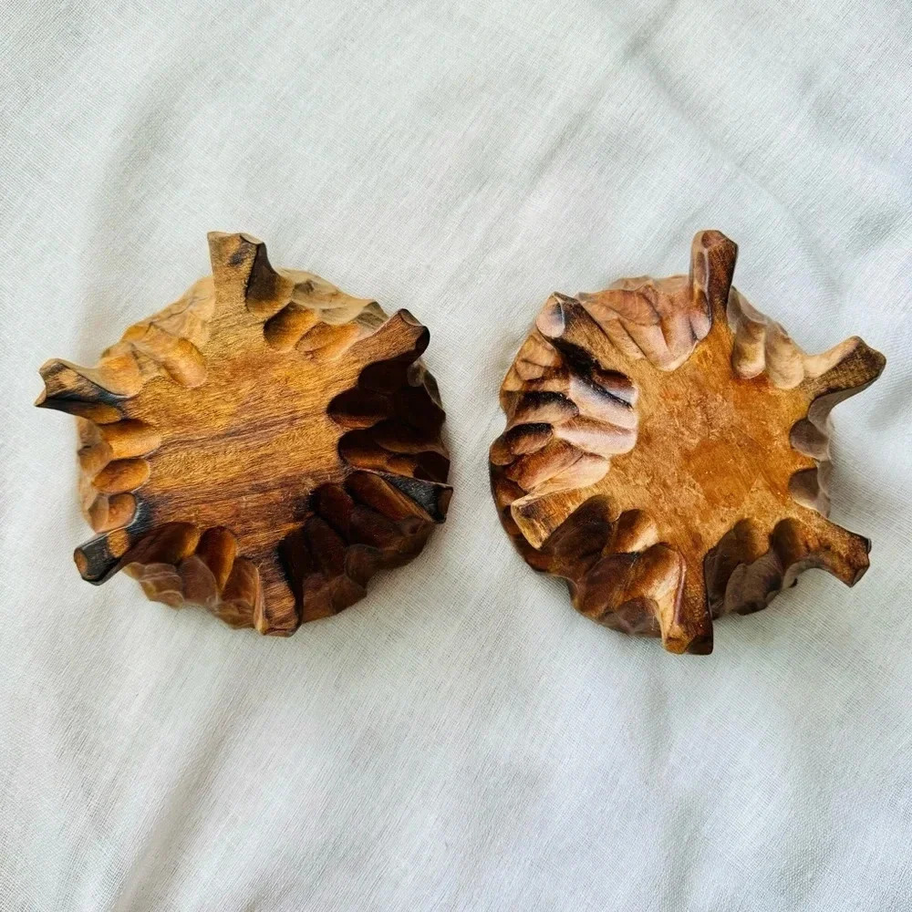 Vintage Pair of Hibiscus Shaped Carved Wooden Bowl with Pedestal - Picture 5 of 7